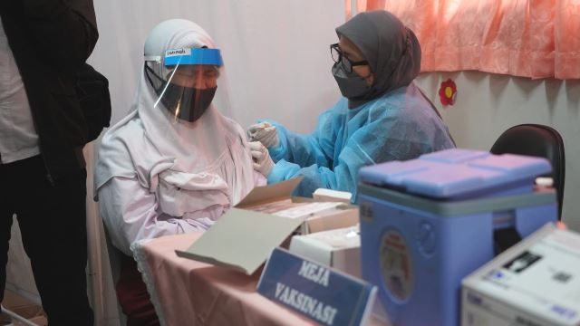 Berikut ini adalah beberapa anak dengan komorbid yang tak boleh divaksinasi covid-19. (Foto: Birkom Kemenkes)