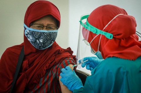 Capaian Vaksinasi Dosis II di Pesisir Barat Lampung Rendah