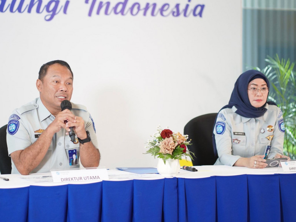 Direktur Utama PT Jasa Raharja Rivan Achmad Purwantono (kiri). Foto; Istimewa