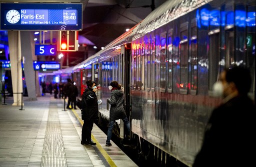 Varian Omicron Hantui Liburan Natal dan Tahun Baru di Eropa