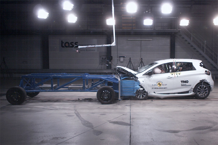 Aduh, Mobil Listrik Renault Zoe Dapat Nol Bintang Uji Tabrak