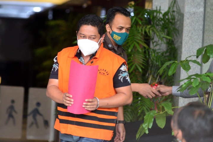 Dituntut 12 Tahun Penjara, Stepanus Bandingkan Penerimaan Suapnya dengan Juliari Batubara