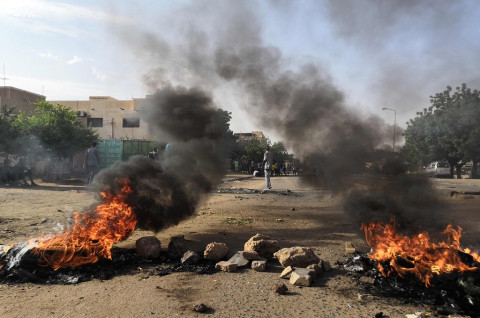 Lebih dari 100 Pedemo Terluka dalam Aksi di Luar Istana Sudan