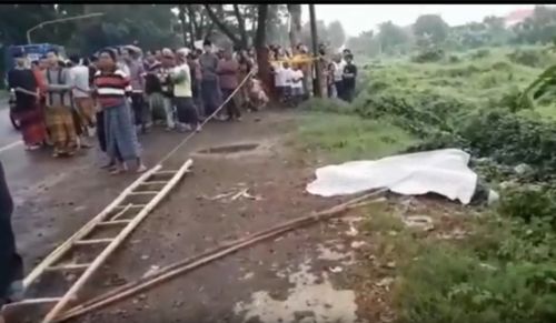 Seorang Pria Tewas Tersetrum saat Singkirkan Kabel di Jalan