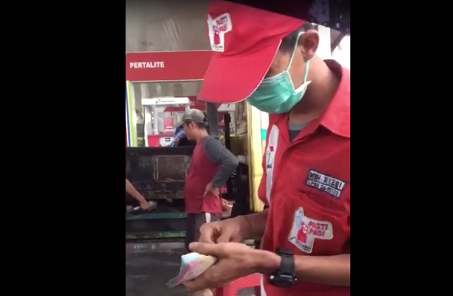 Viral Petugas SPBU Curang Dilabrak Konsumen, Begini Modusnya