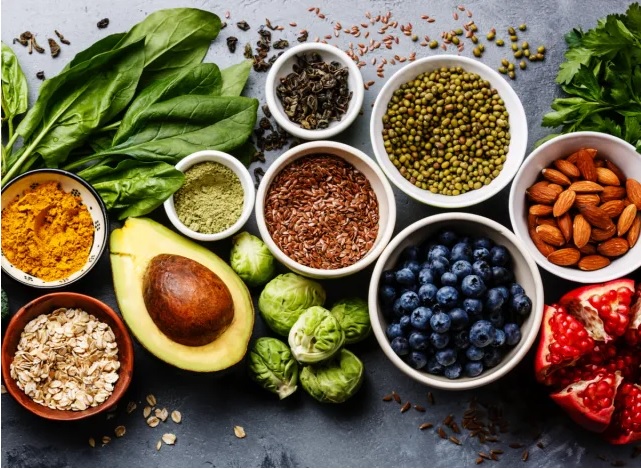 Makanan Terbaik untuk Menurunkan Kolesterol di Usia 50 Tahun ke Atas