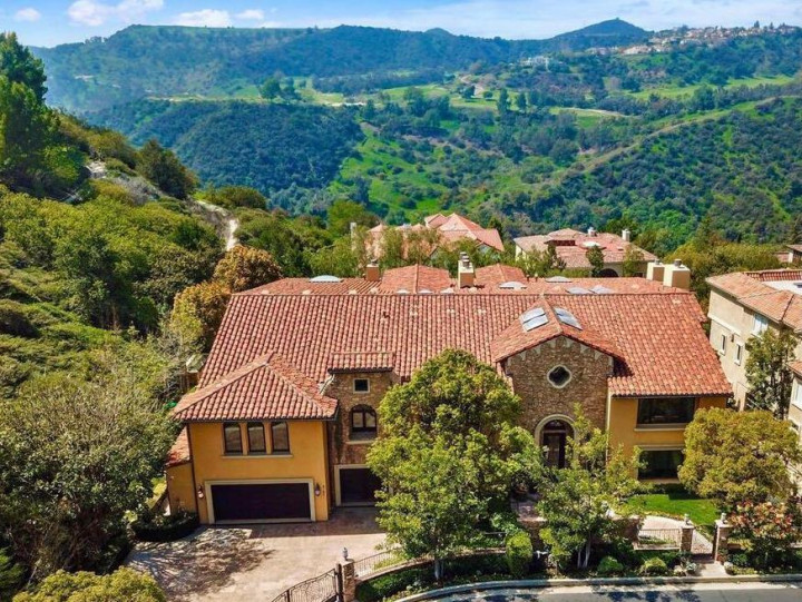 Beli dari Pangeran Arab, Intip Mewahnya Rumah Stevie Wonder