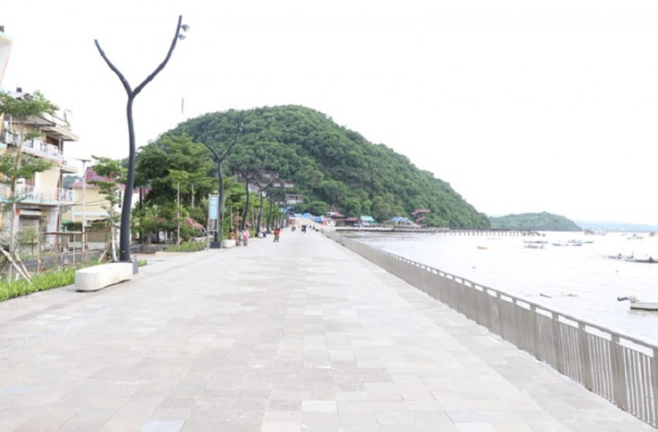 Tinjau Kawasan Pantai Marina Labuan Bajo, Basuki Minta Kualitas Fisik Diperhatikan