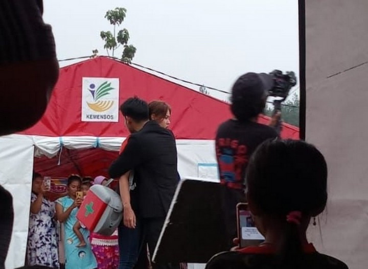 Kacau! Posko Korban Letusan Semeru Dijadikan Tempat Syuting Sinetron