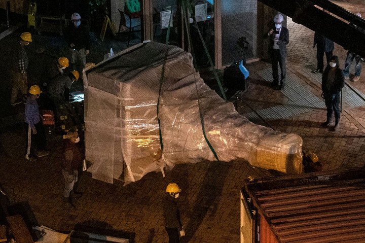 Dua Universitas Hong Kong Pindahkan Karya Seni Tiananmen