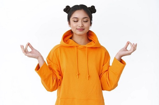 5 Gerakan Eye Yoga untuk Mencegah Otot Mata Tegang