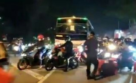 Kaleidoskop Karawang-Bekasi, Posko Mudik Jebol hingga Istri Omeli Suami Dituntut Penjara