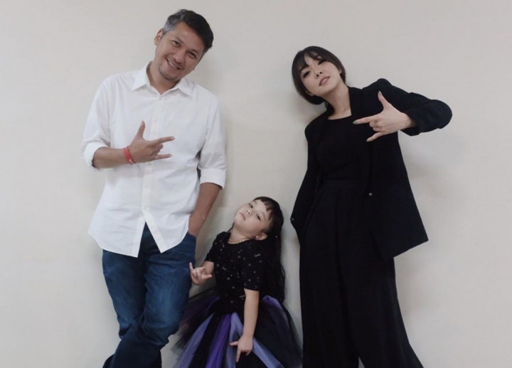 Gisel Habiskan Waktu Bersama Gading Marten Setelah Putus dari Wijin