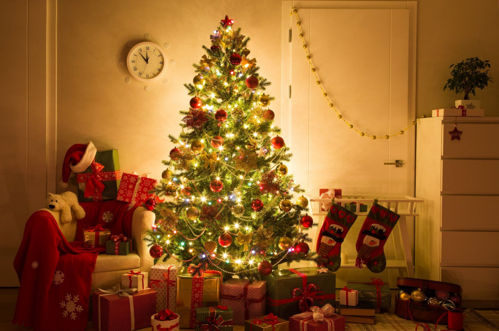 Bukan Sekadar Ornamen, Ini Makna 7 Hiasan pada Pohon Natal