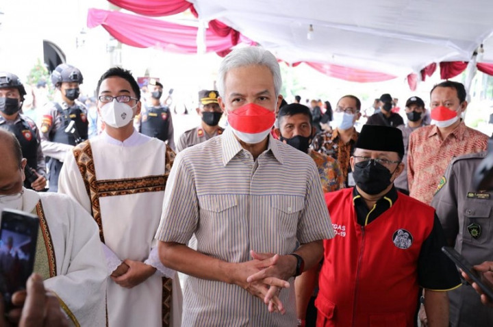 Cek Sejumlah Gereja, Ganjar: Semua Ceria