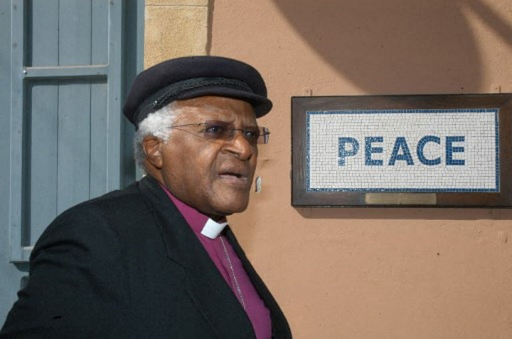 Ikon Anti-Apartheid Afrika Selatan Desmond Tutu Meninggal Dunia