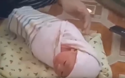 Bayi laki-laki Ditemukan di Dalam Kardus, Dikira Kucing