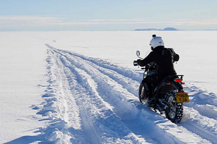 90° SOUTH, Mencari Kutub Selatan Bumi Pakai Royal Enfield Himalayan