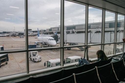 Covid-19 Melonjak, Liburan Batal!