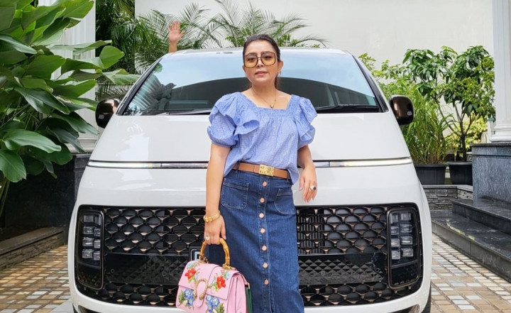 Mayangsari Pamer Mobil Baru, Malah 'Diganggu' Tangan Misterius