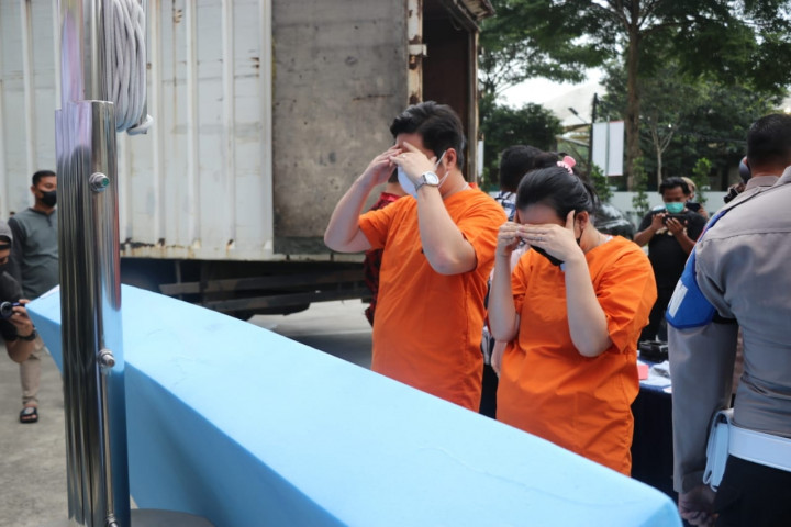 Palsukan Kasur Merek Ternama, Pasutri Untung Rp100 Juta Tiap Bulan