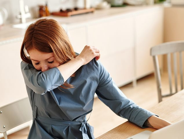 Salah Satu Gejala Khas Omicron, Gatal di Tenggorokan