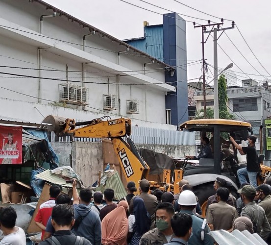 PKL Bambu Kuning Bandar Lampung Digusur tanpa Perlawanan