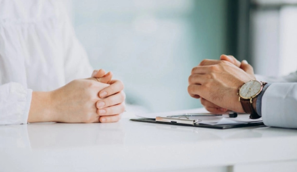 Konsultasi dokter dalam program bayi tabung (Foto: Freepik)