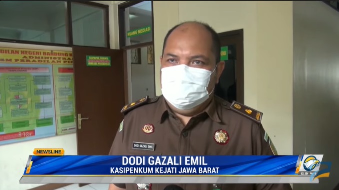 Istri dari Herry Wirawan Dihadirkan pada Sidang ke 11