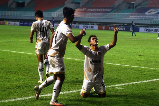 Gufroni Al Maruf (kanan) : Foto Antara/YULIUS SATRIA WIJAYA