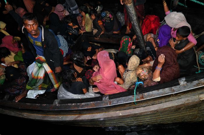 120 Warga Rohingya Dievakuasi ke Daratan Aceh