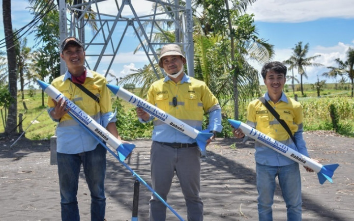 Mantap! Indonesia Uji Coba Perdana Roket Tanpa Asap