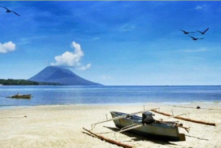 Pantai Malalayang, Manado (Foto: Antara/HO)