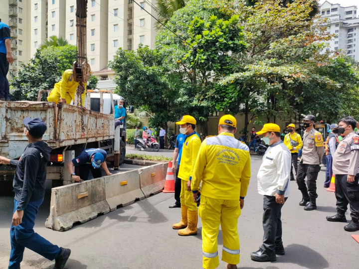 Cegah Kerumunan Tahun Baru, Kawasan Kemayoran Ditutup Pembatas Beton