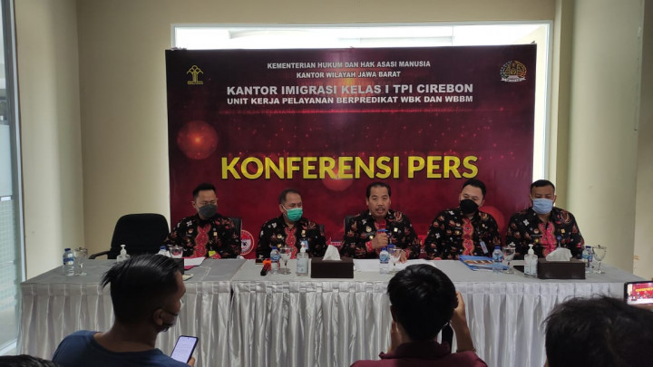 Tak Punya Penjamin, 5 WNA Dideportasi Imigrasi Cirebon