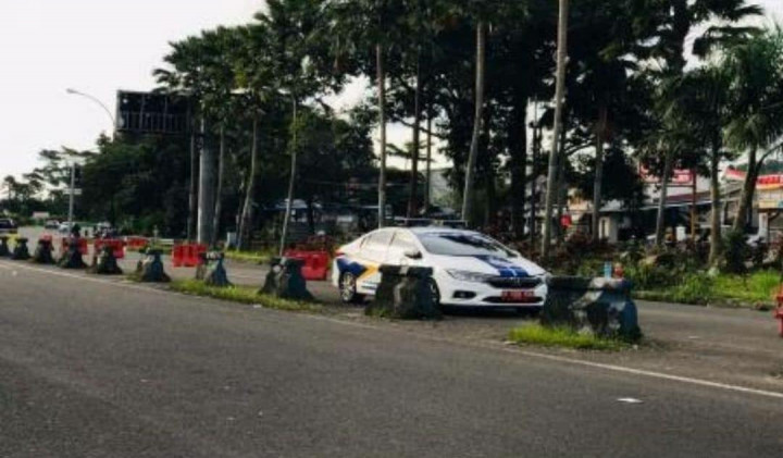 Kawal Mobil Mewah dan Lawan Arah, Anggota Dishub Bekasi Ditilang di Puncak