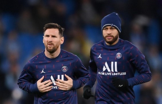 Messi Susul Neymar Jadi Pesakitan PSG
