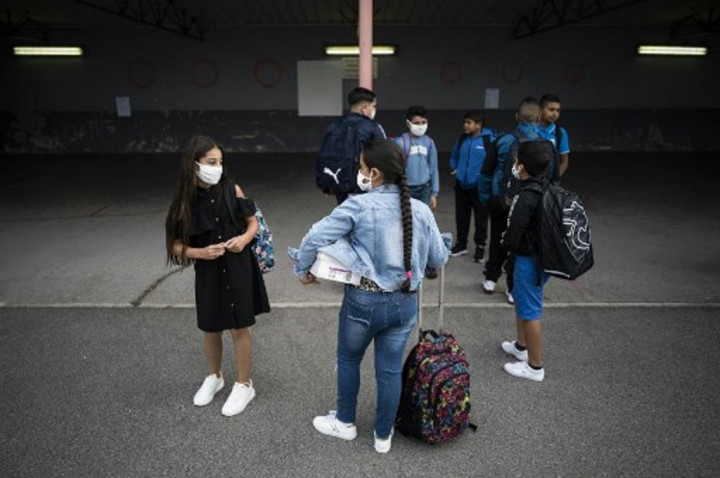 Populer Internasional: Prancis Wajibkan Masker Hingga Pemakaman Desmond Tutu