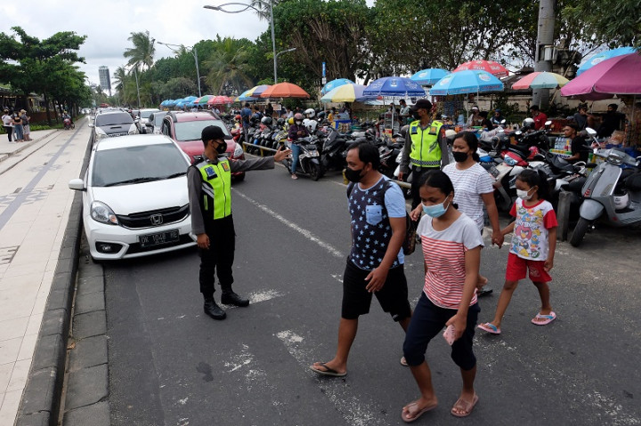 <i>Tracing</i> Hotel Tempat Menginap Warga Surabaya Positif Omicron Dilanjut PCR