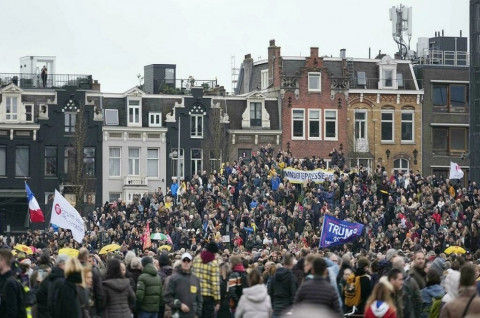 Penangkapan dan Bentrokan Warnai Aksi Protes Covid-19 di Amsterdam