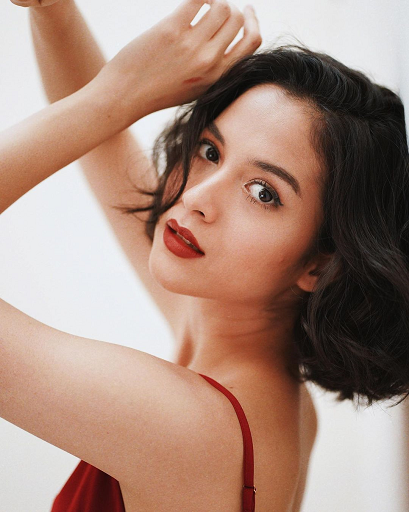 Ini Gaya Fashion Putri Marino, 'Istri Tersakiti' di Serial Layangan Putus