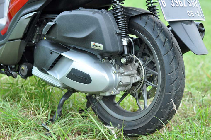 Piaggio Gandeng Zongshen Bikin Skuter Rival Yamaha Nmax