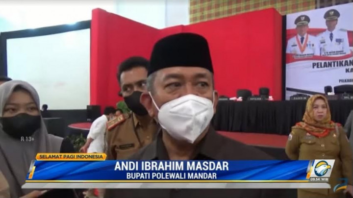 Ratusan Warga Abai Prokes Saat Pelantikan Kepala Desa