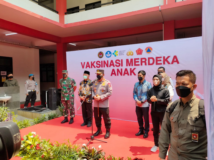 Kapolri Instruksikan Polda Rampungkan Vaksinasi Anak dalam 2 Pekan