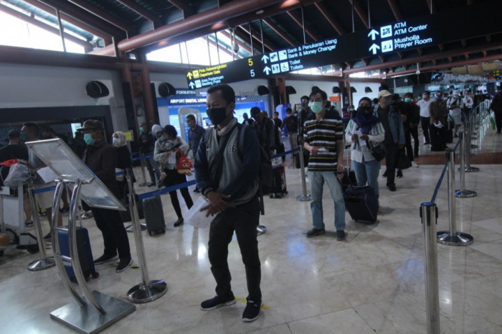Antisipasi Omicron, Bandara Soetta Diminta Rutin <i>Screening</i> Pegawai