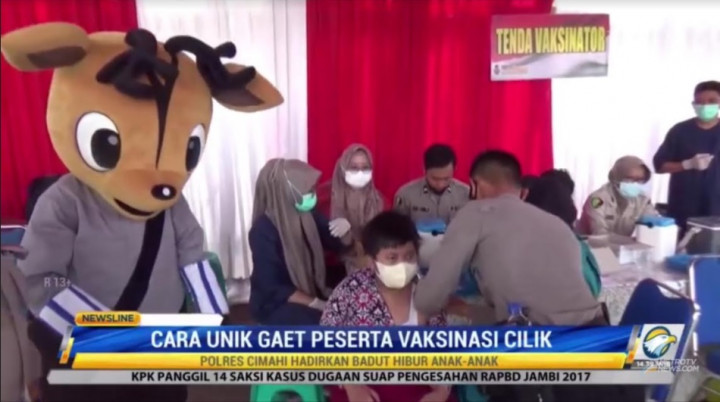 Cara Unik Polisi Tarik Minat Pelajar Ikut Vaksinasi