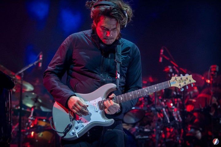 John Mayer Positif Covid-19, Batal Konser di Meksiko