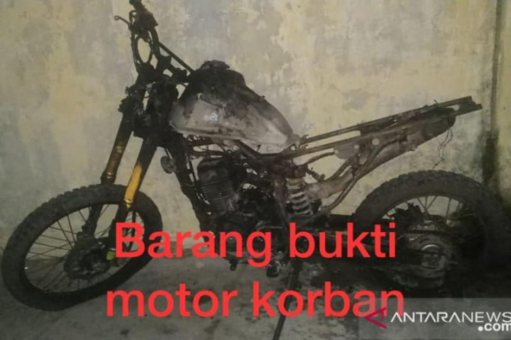Risih Diganggu, Cewek di Jambi Bakar Motor Mantannya