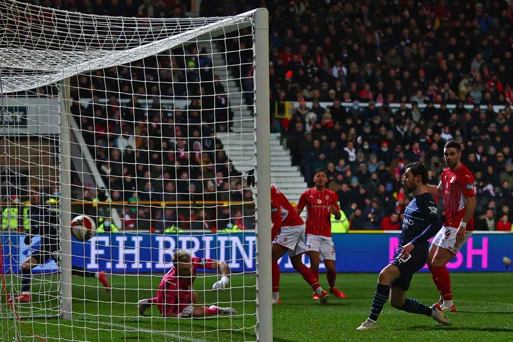 Piala FA: Man City Gilas Tim Divisi IV Swindon Town 4-1