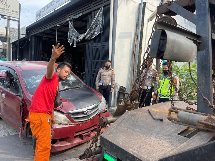 Pelaku Tabrak Lari di Kota Cirebon Diamuk Massa